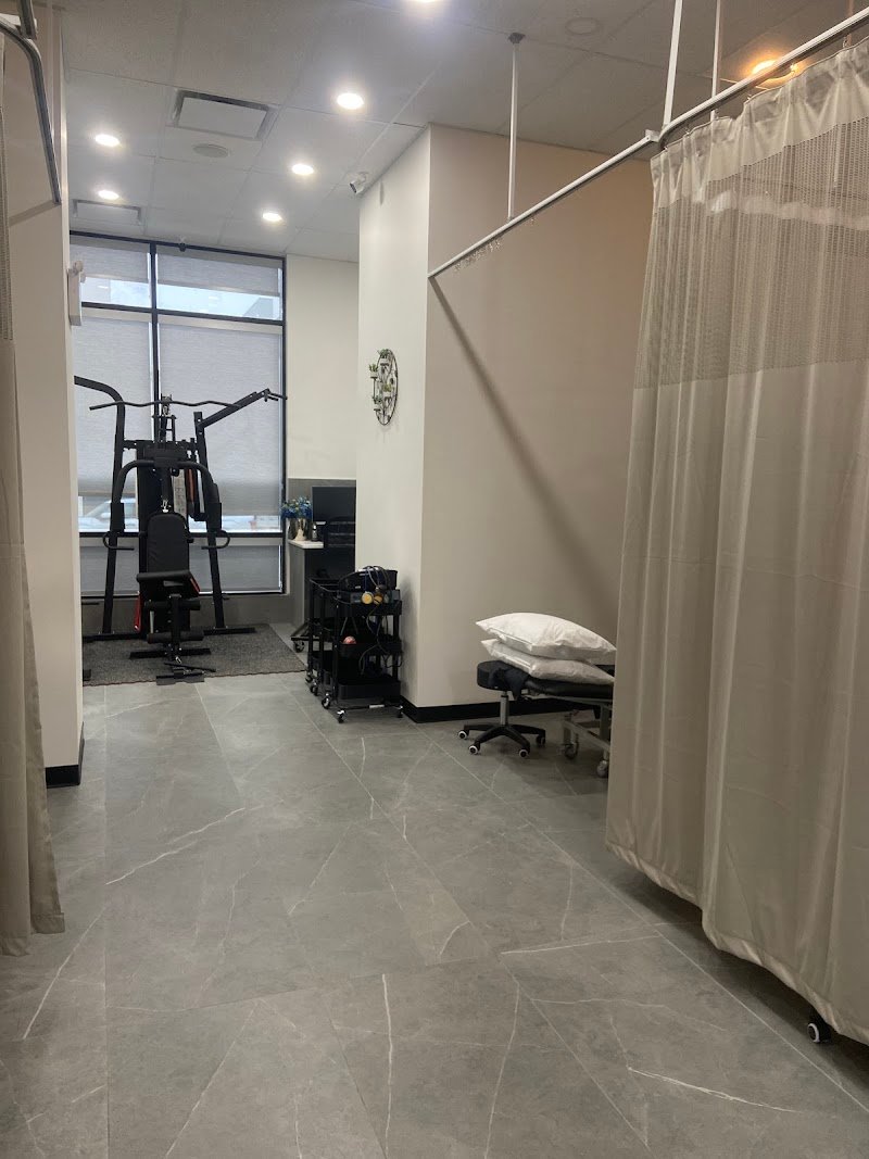 CARE Physiotherapy & Massage Clinic (Calgary Advance Rehabilitation Experts), photo 2