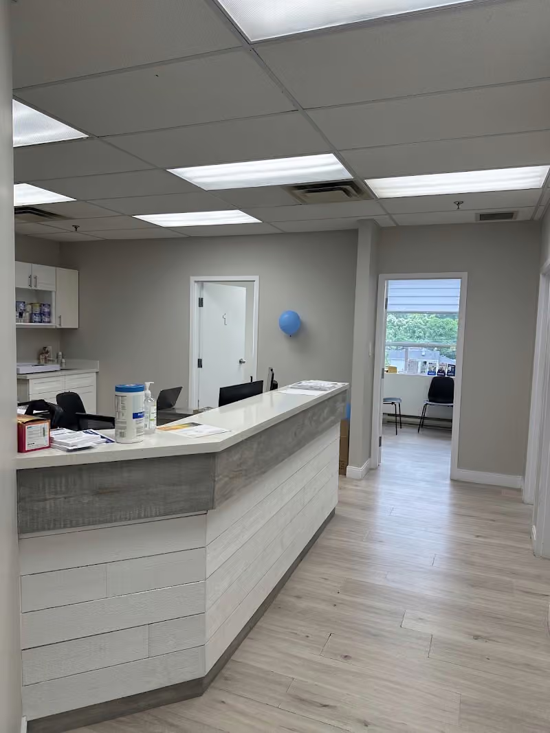 Dr Demilade Atoyebi - Vine Street Clinic in St. Catharines, Ontario