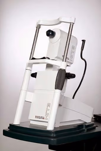 Dr. Edward Chan & Dr. Terri Chong Markham Optometrists