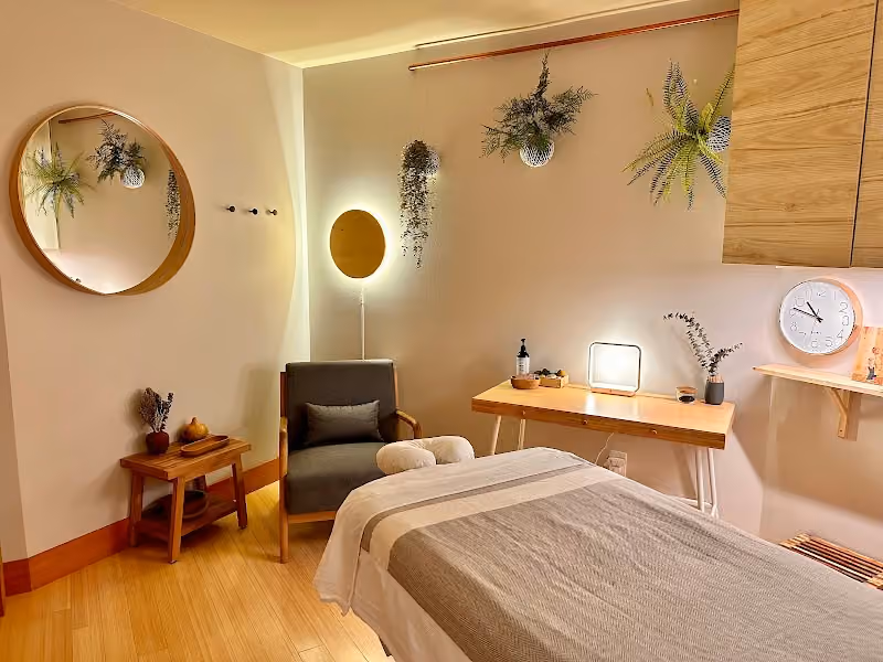 Emily Costa, Registered Massage Therapy