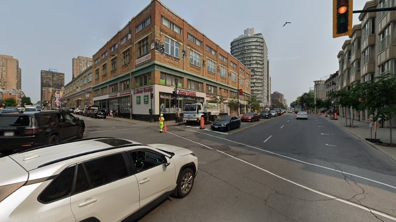 Jean Coutu (305 Rue Sherbrooke Ouest) in Montréal, Quebec