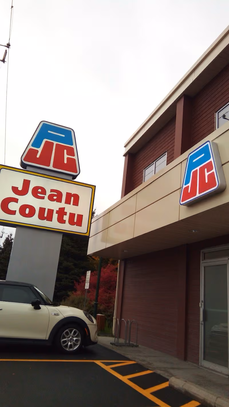 Jean Coutu (1995 Boulevard Dionne)