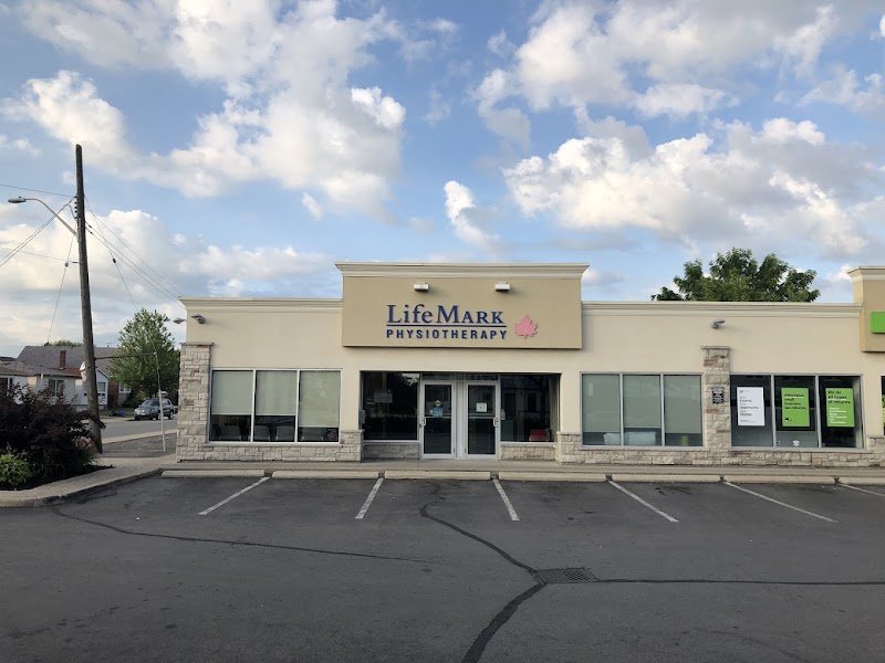 Lifemark Physiotherapy Main East & Kenilworth in Hamilton