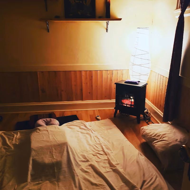 Lotus Thai Massage &Wellness / Liz Babcock Counselling & Psychotherapy