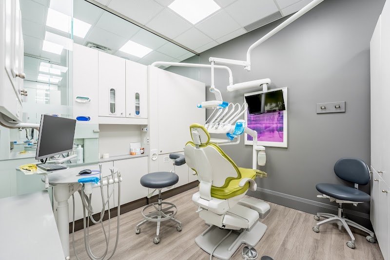 Mackenzie Dental Centre - Dr. Lloyd Pedvis, photo 3