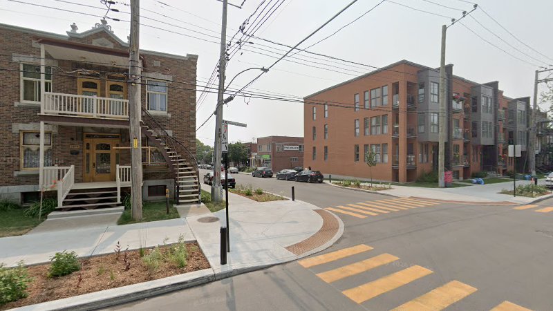 Proxim (2680 Rue Lacordaire) in Montréal, Quebec
