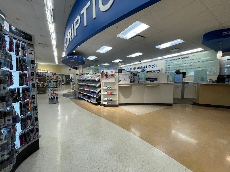 Shoppers Drug Mart (710 Saint Anne's Road), photo 2