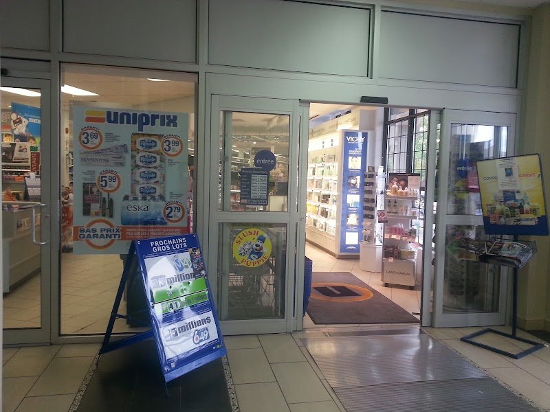 Uniprix (4672 4672 Blvd. Saint-Martin O), photo 3