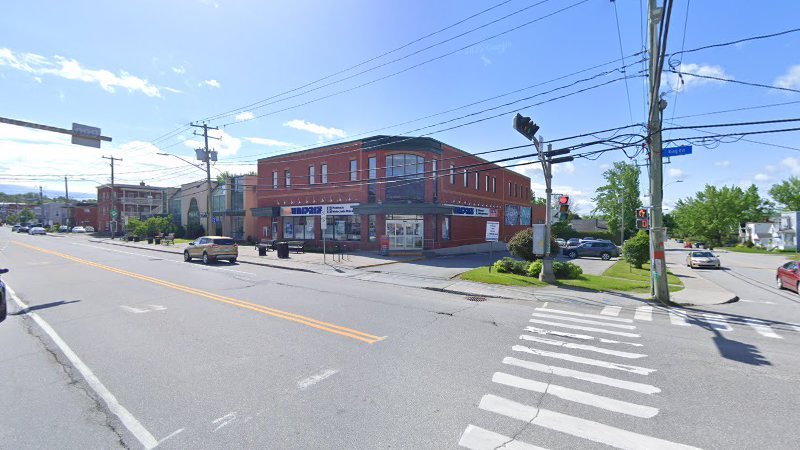 Uniprix (610 Rue King Est) à Sherbrooke (Québec)